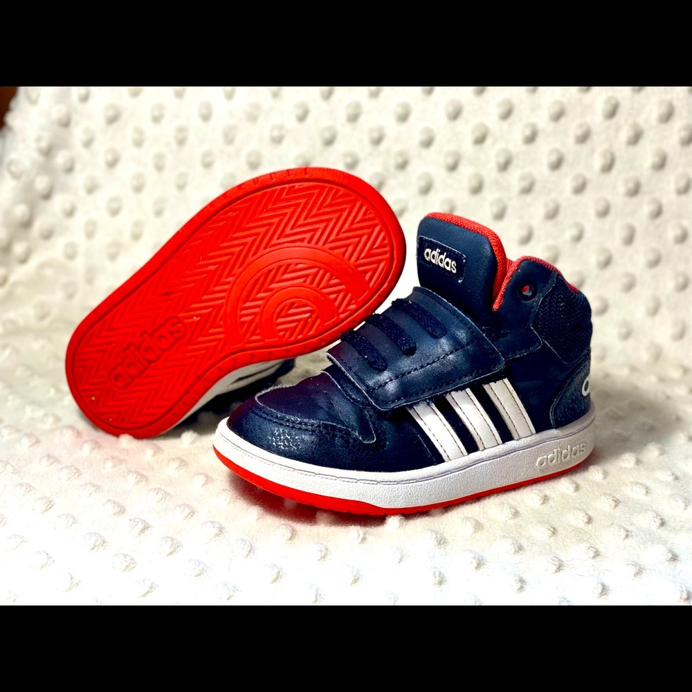 Adidas Hightop Sneakers 7.5C